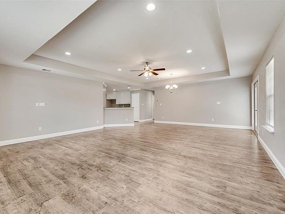 4th image of 4113 Fair Park Blvd