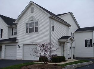 2472 Frost Dr, Aurora, IL 60503