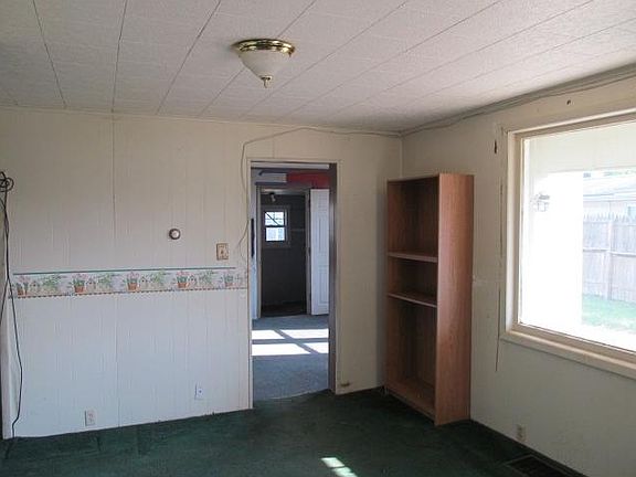 4th image of 610 W Jefferson St