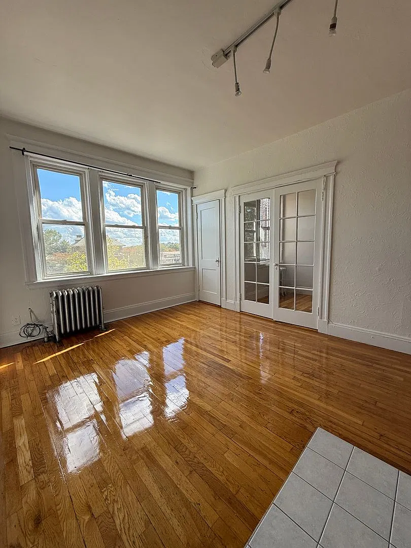 1625 Commonwealth Ave — Photo 2