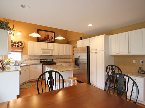3rd image of 1537 Harwood Dr