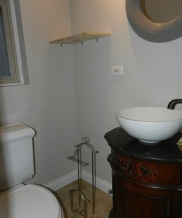 5th image of 926 S Oakley Blvd