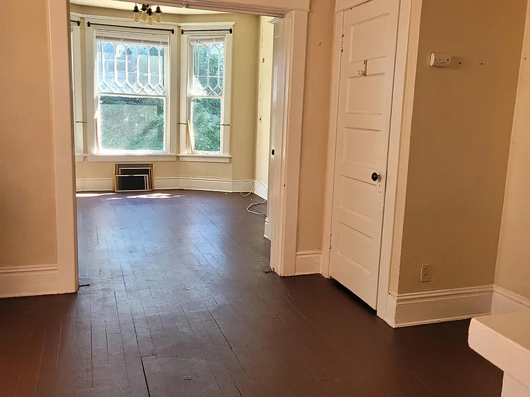 1527 Belmont Ave — Photo 19