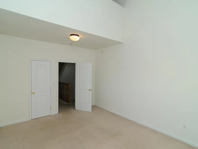 330 Maple Ave #4 — Photo 13