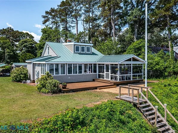 24 Orion Ave, Deltaville, VA 23043