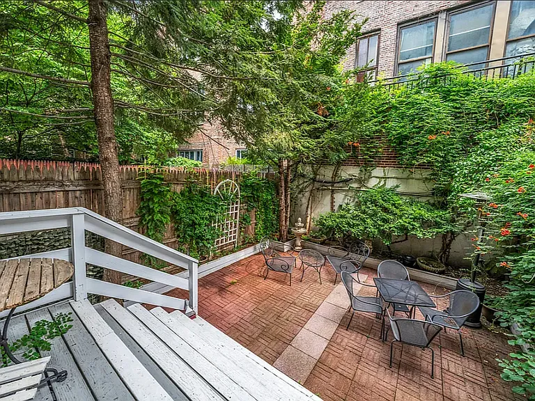 235 W 16th St #1 — Photo 9
