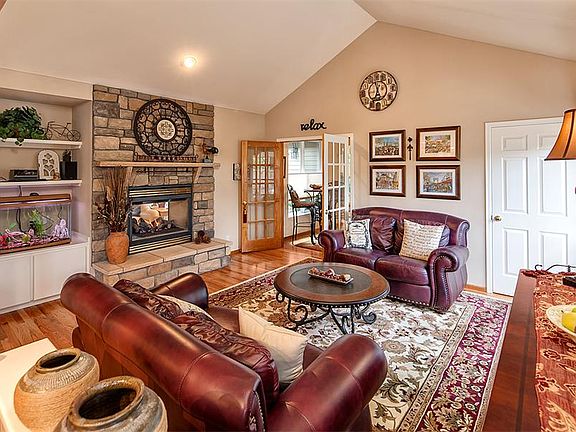 3rd image of 15807 Manion Way NE