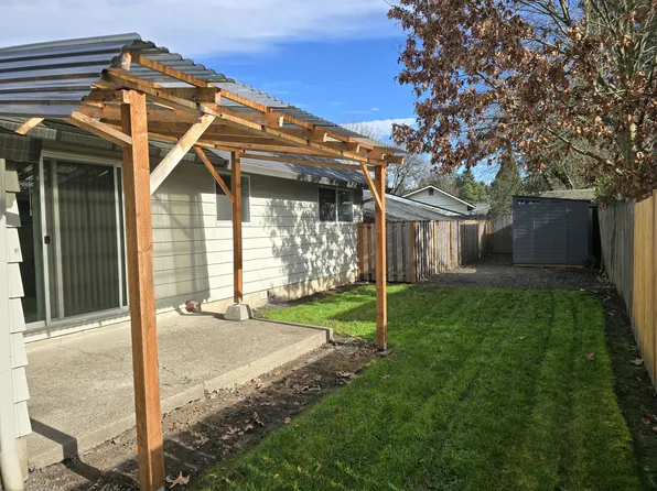 1836 NE Barberry Dr, Hillsboro, OR 97124