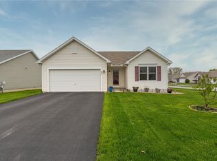 43 Falkirk Pl, Rochester, NY 14612