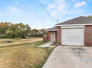 4777 Chapman St, Fort Worth, TX 76105