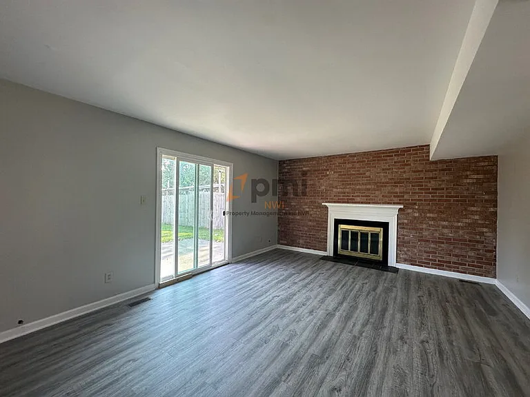 1031 W 59th Pl — Photo 14