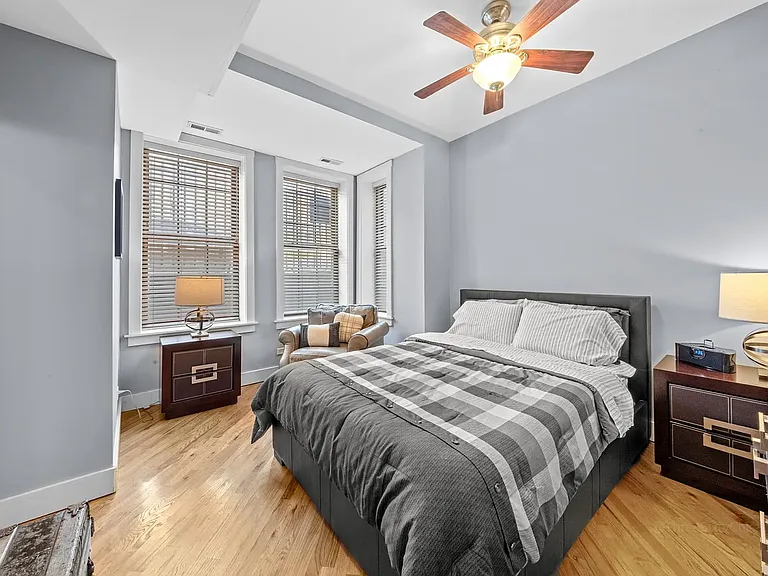 1421 W Augusta Blvd #1F — Photo 13