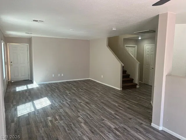 3 bed, 2.5 bath, 1659 sqft, $2,150 — Photo 3