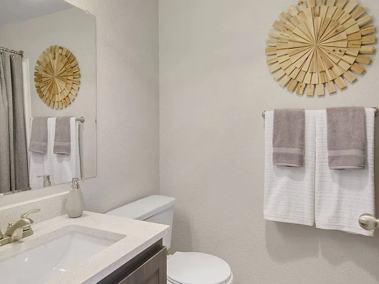 Northpoint Apartments — Photo 19