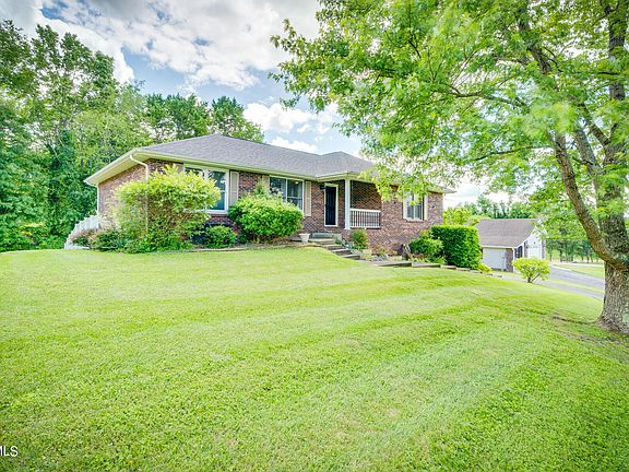 2nd image of 15565 Woodstone Cir