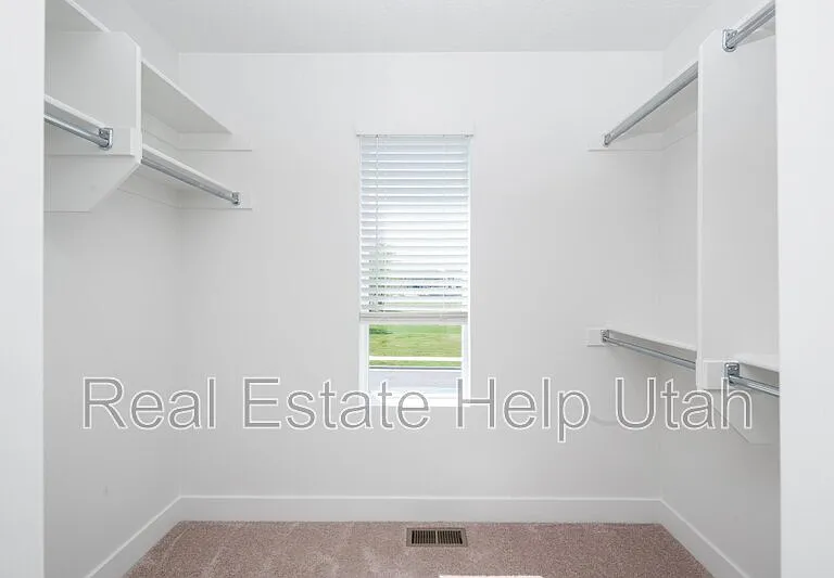 281 W 1150 N — Photo 33