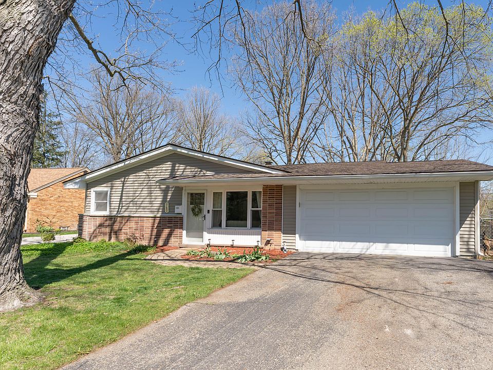 1st image of 760 Parkview Dr