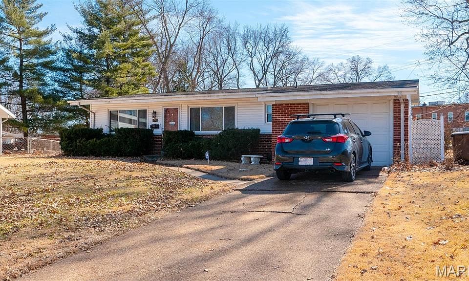 1st image of 2720 Derby Pl