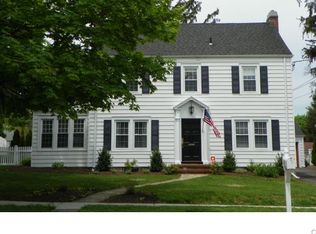 330 Meadowbrook Rd, Fairfield, CT 06824