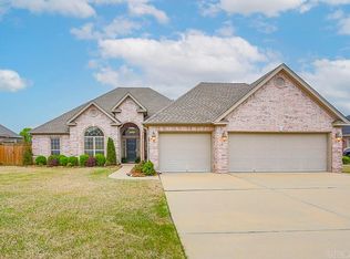 121 Maranes Cir, Maumelle, AR 72113