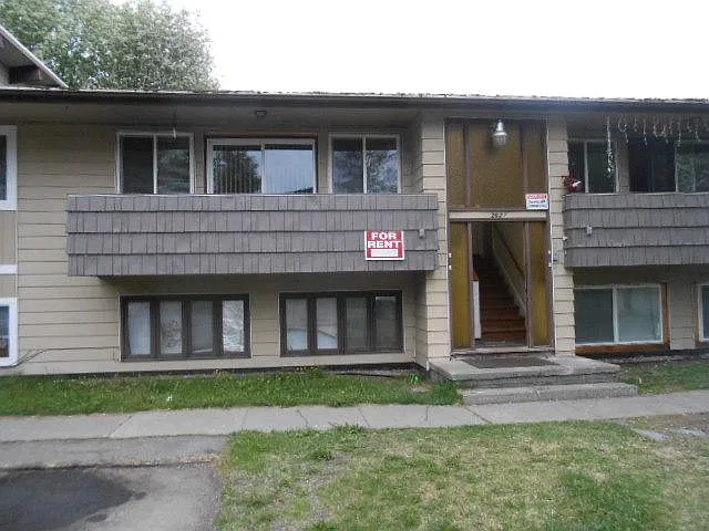 2627 Glacier St — Photo 2