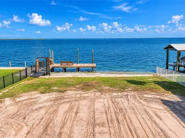 123 Ocean Dr, Rockport, TX 78382