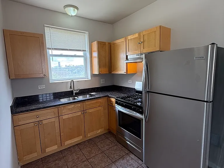 7952 S Carpenter St #3 — Photo 4