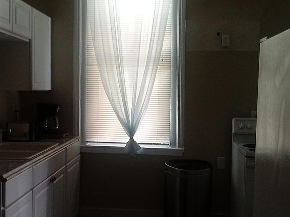 5th image of 811 24th St #1