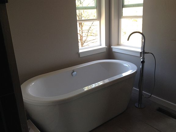 Master soaking tub