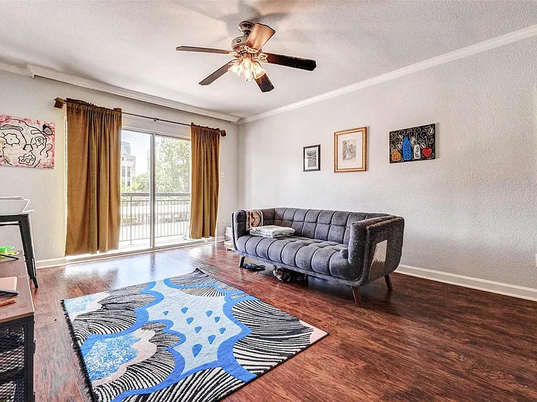 4515 Briar Hollow Pl #215 — Photo 2