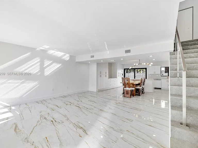 16449 NE 26th Ave — Photo 11