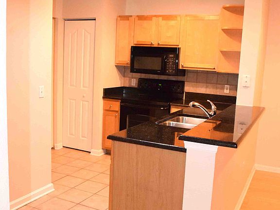 3. GK 6305_kitchen_breakfast bar
