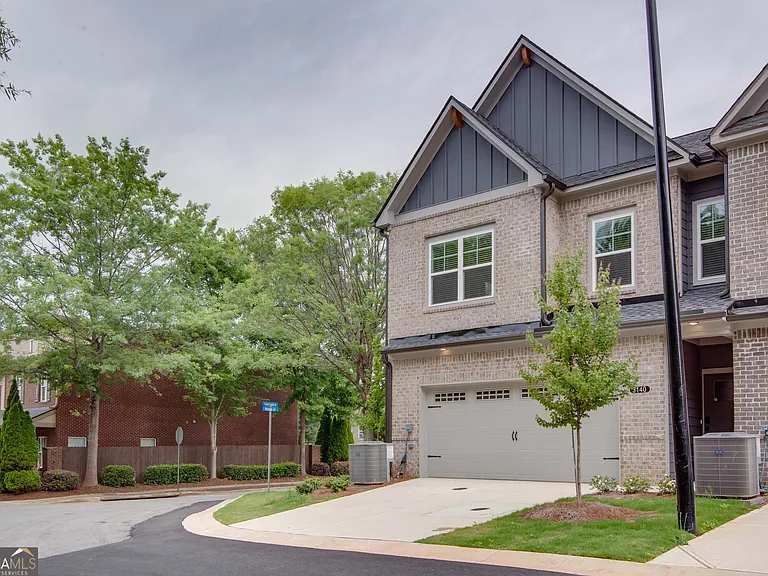 3140 Marabella Cir — Photo 2