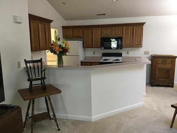 5th image of 34 Stone House Ct