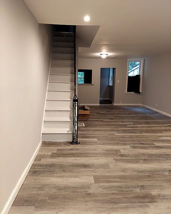 1st image of 6222 Dickens Ave