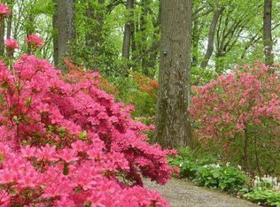 53 Old Forge Xing, Devon, PA 19333