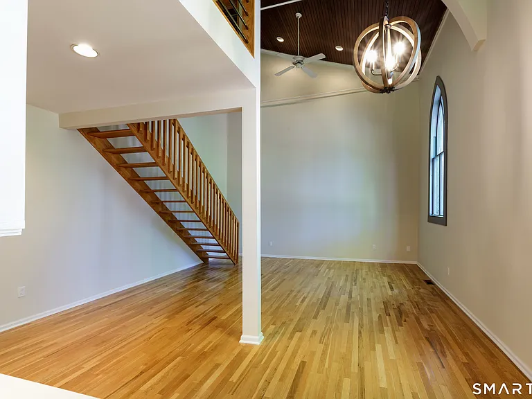 161 Whitfield St #4 — Photo 8