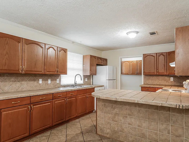 512 Crosskeys Dr — Photo 5