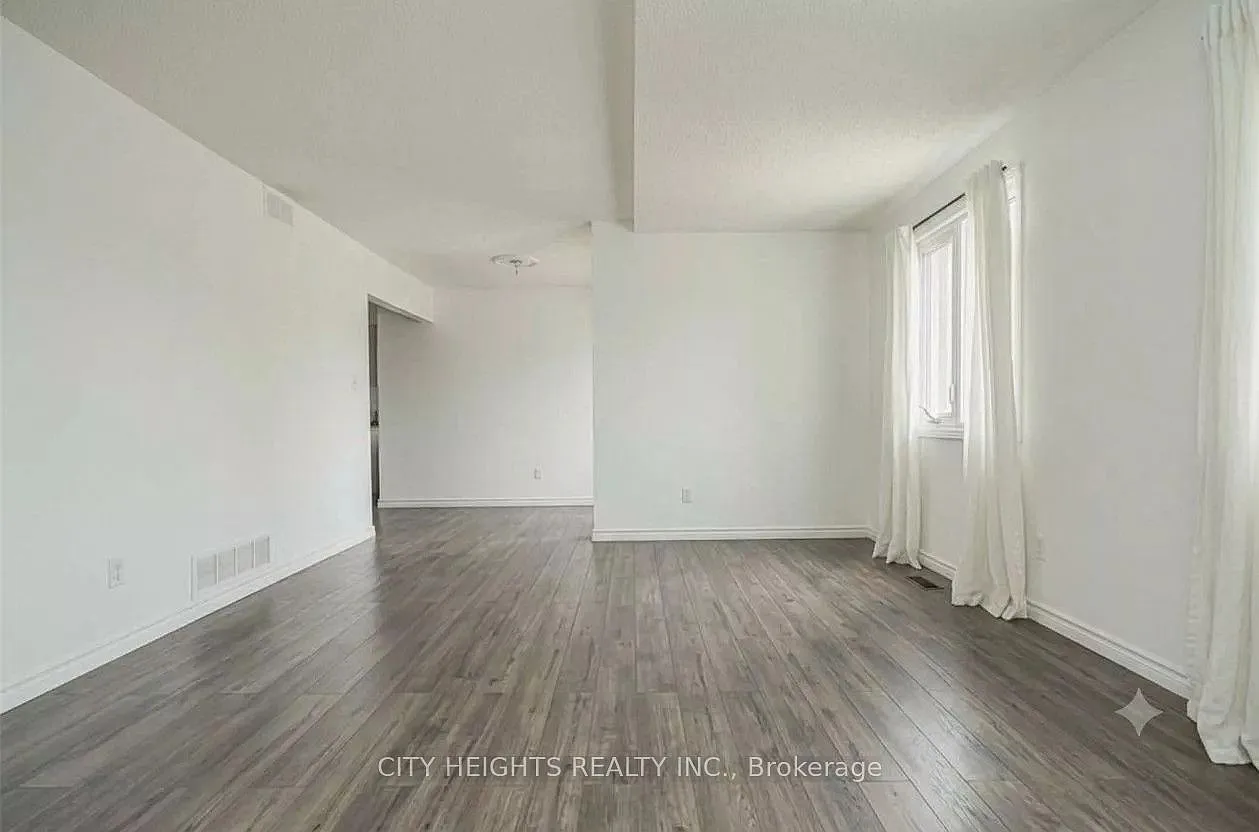 3 bed, $2,050 — Photo 3