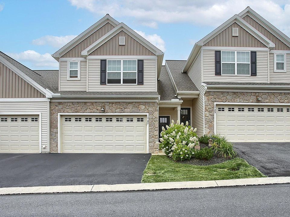 1747 Shady Ln Mechanicsburg