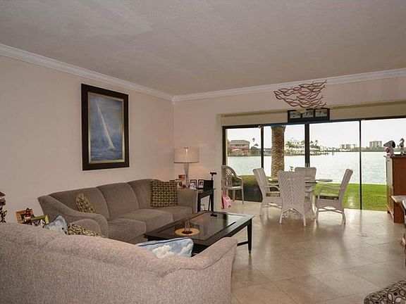 3rd image of 868 Bayway Blvd APT 104