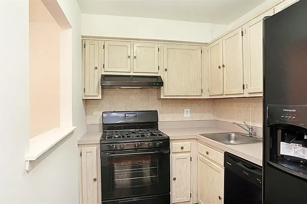 Rented by Fifth & Forever LLC | media 12