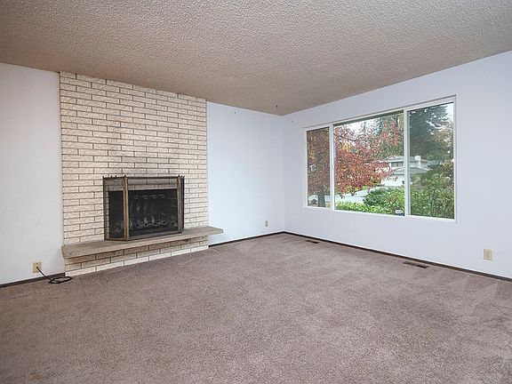 4th image of 17114 40th Ave W