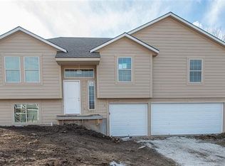 12704 Belmead Ave, Grandview, MO 64030