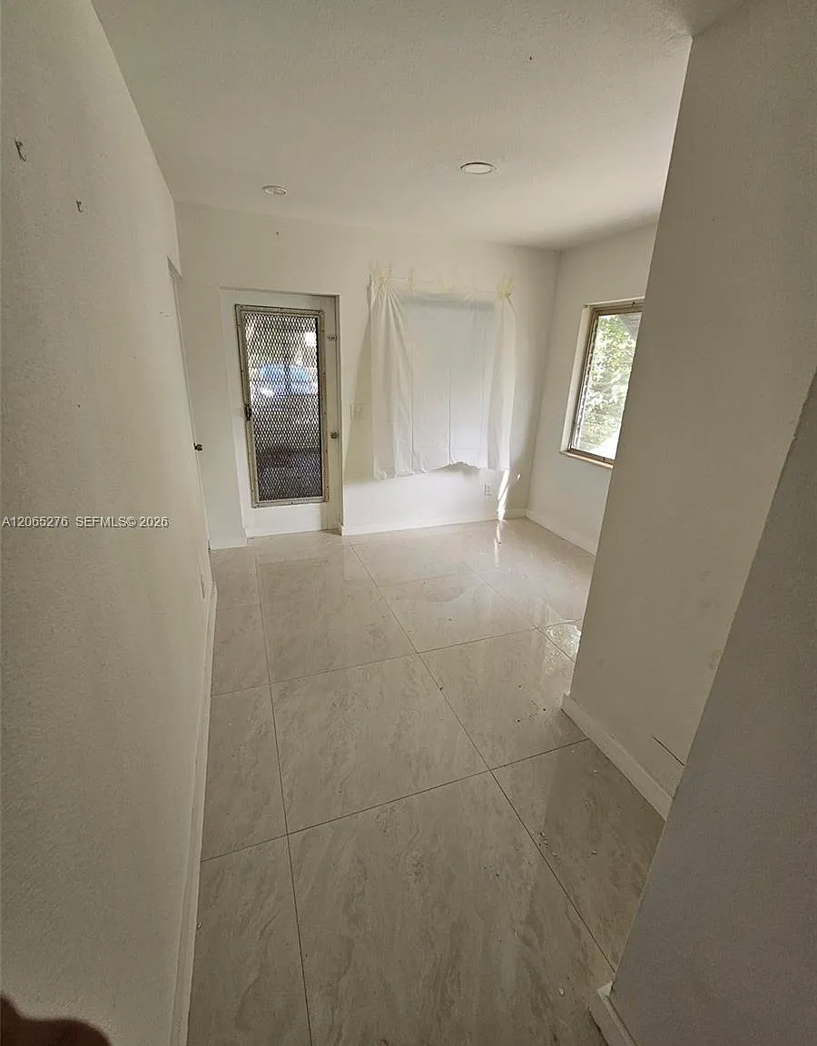 Studio, 1.0 bath, 1019 sqft, $650 — Photo 3