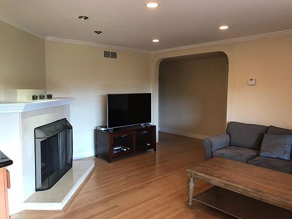 5th image of 1318 Rainbow Dr