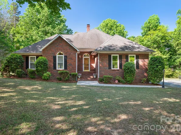400 Arminius Ct, Monroe, NC 28110