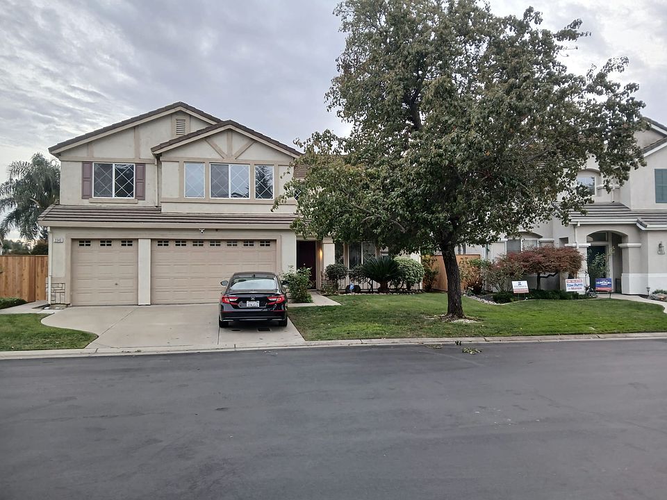1st image of 394 Pine Lake Cir
