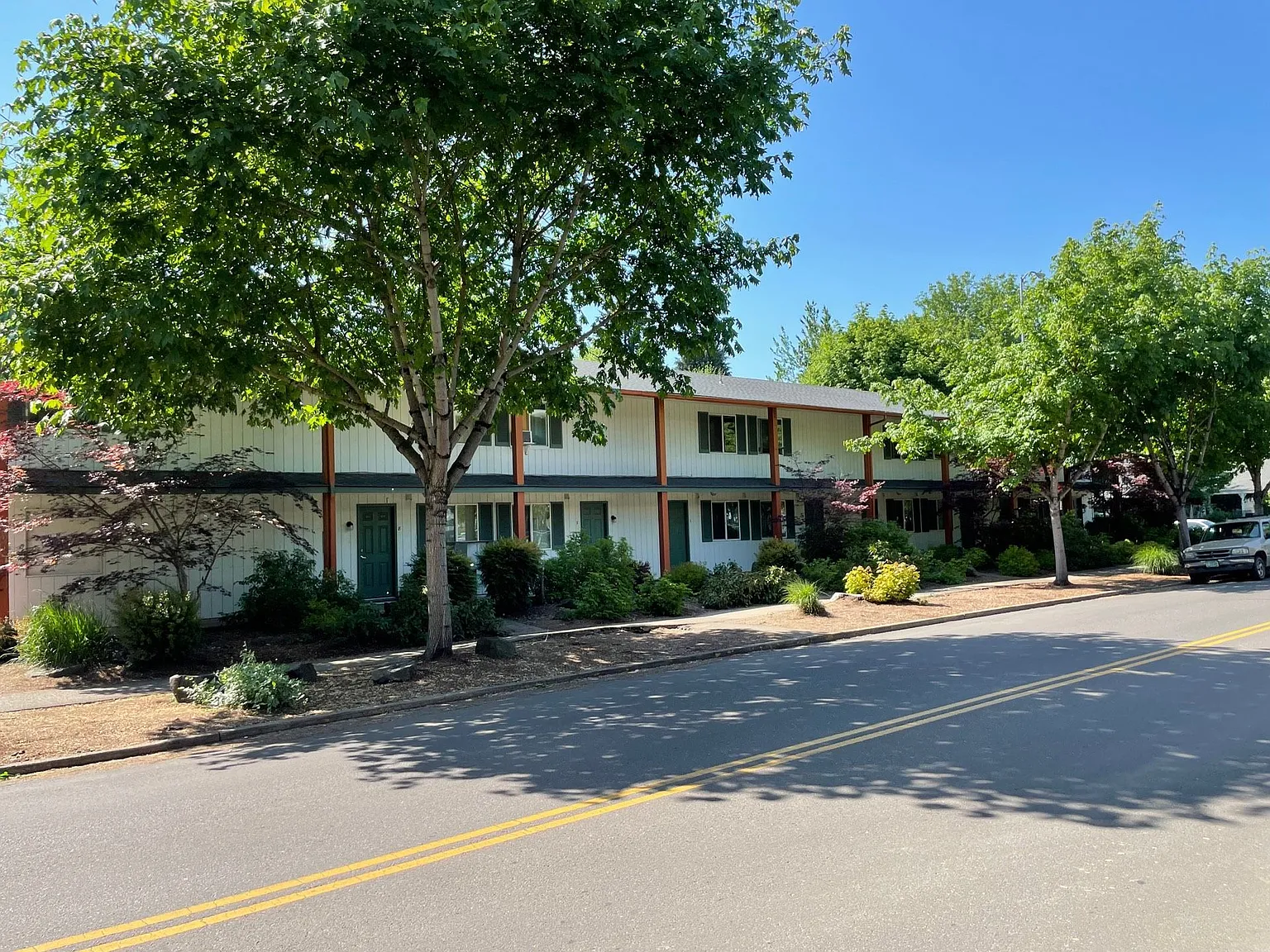 2 Bedroom / 1 Bath - Pet Friendly in the Whitaker Neighborhood — Photo 4