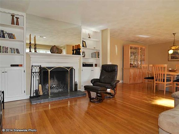 3rd image of 10 Amelia Ct